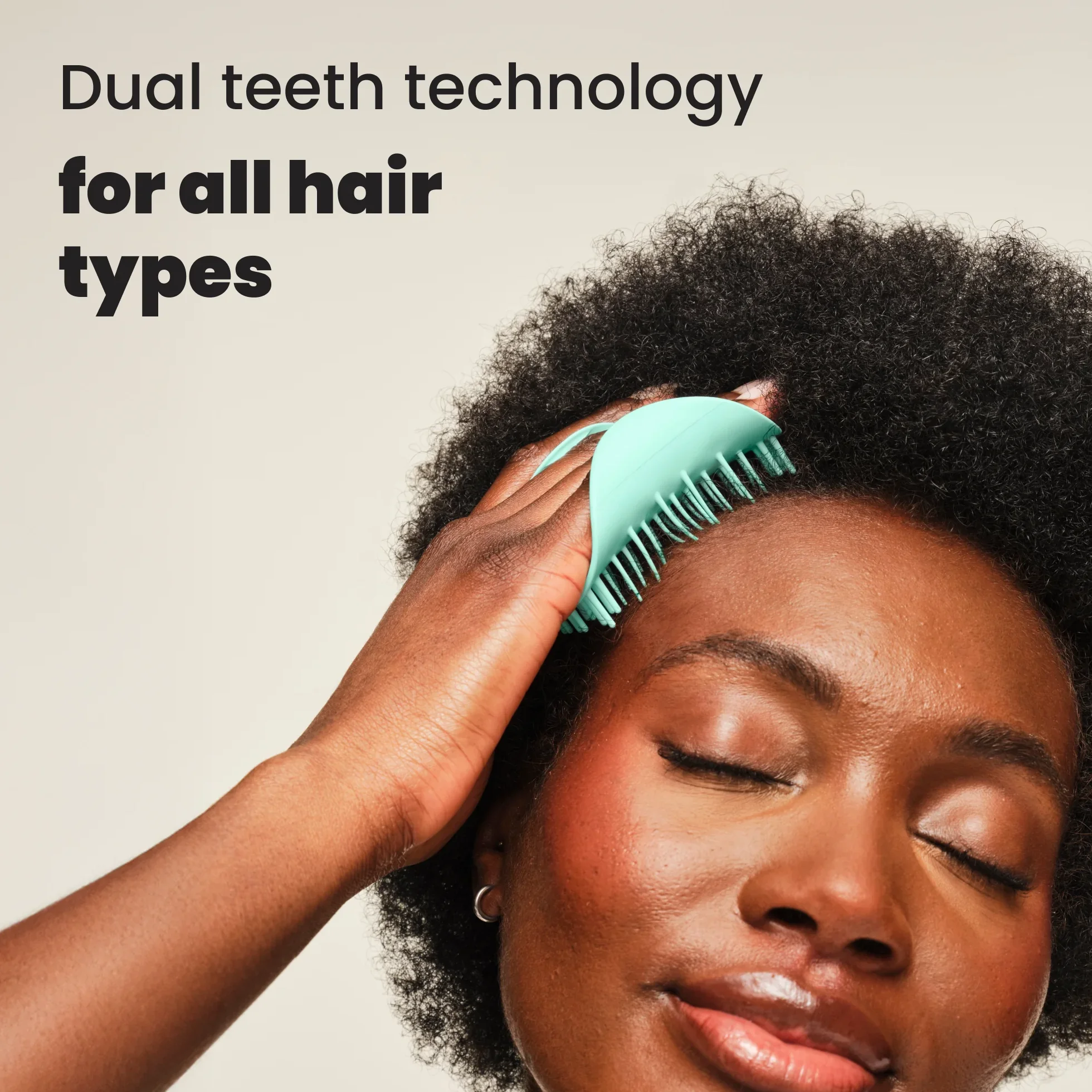 The Scalp Exfoliator & Massager P7